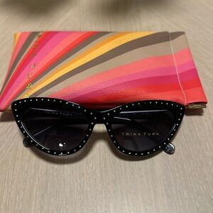 Trina Turk Cat Eye Sunglasses. Black